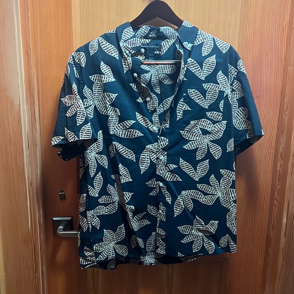 Short sleeve shirt